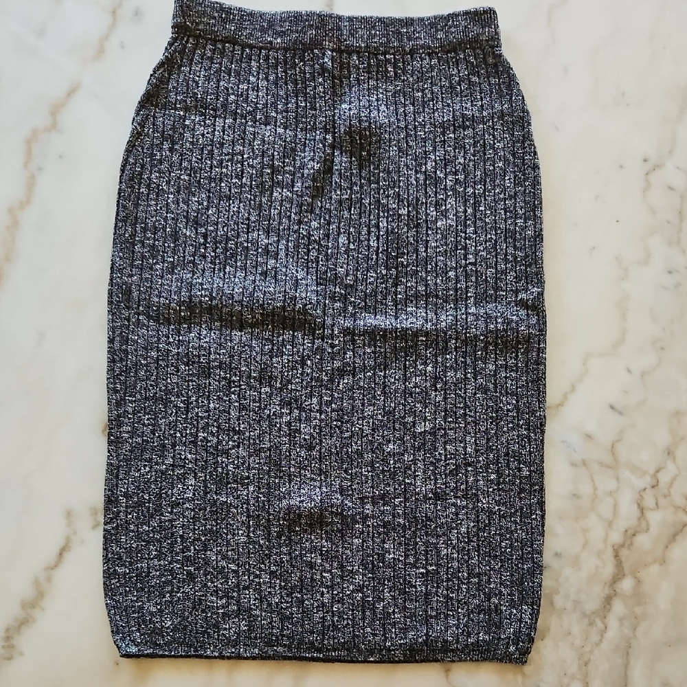 Max Studio Charcoal Ribbed Pencil Skirt